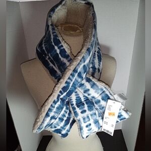 NEW! Urban Outfitters Shibori Sherpa/Boucle Tye-Dyed Pull-Through Scarf. Unisex!